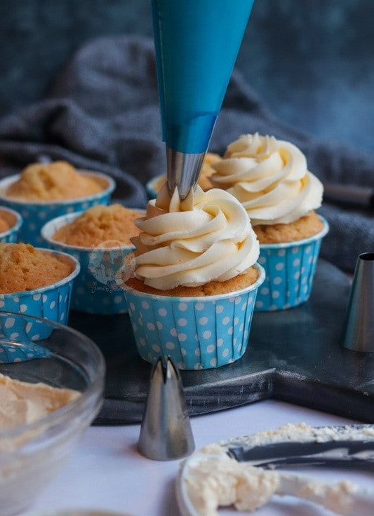 How to Make Swiss Meringue Buttercream – Back to Basics! - KOPYBAKE